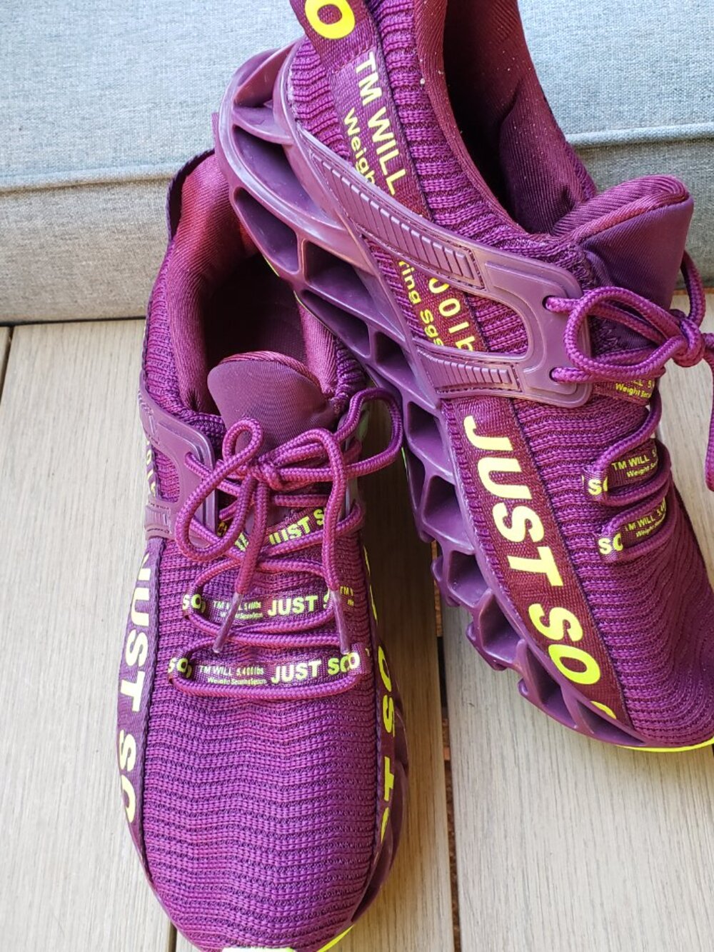 EUC JUST SO SO merlot burgundy / neon lime green (EU 41/ US 9.5) KICKS